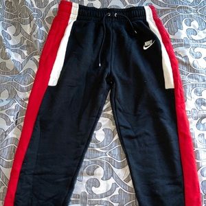 Nike women’s pants size medium